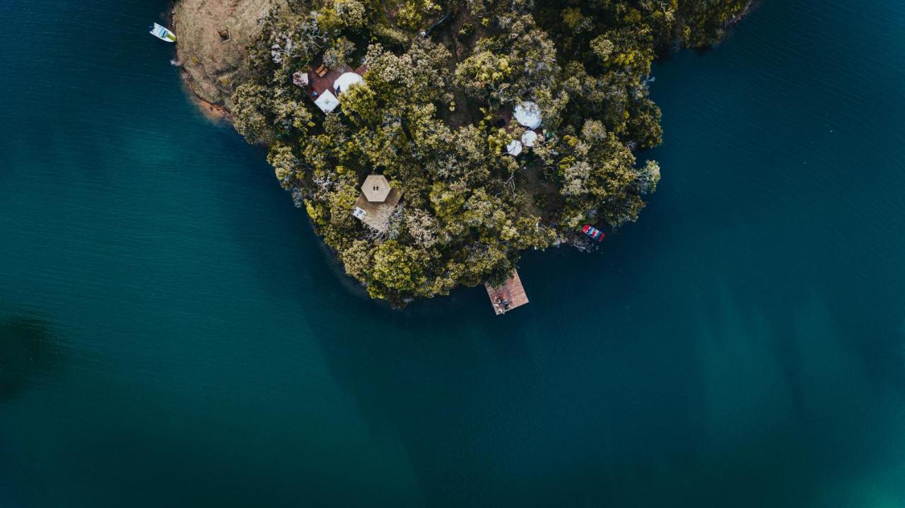 Отель Celeste Glamping Гуатапе Экстерьер фото