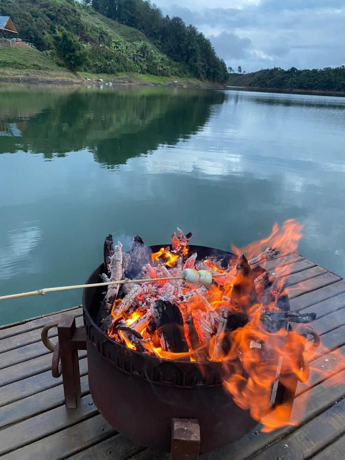 Отель Celeste Glamping Гуатапе Экстерьер фото