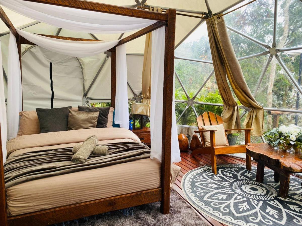 Отель Celeste Glamping Гуатапе Экстерьер фото