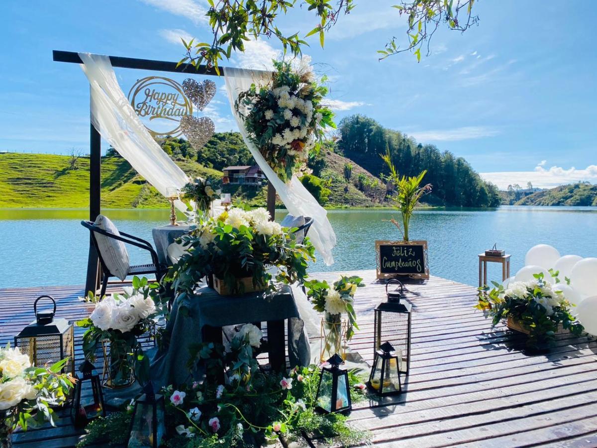 Отель Celeste Glamping Гуатапе Экстерьер фото
